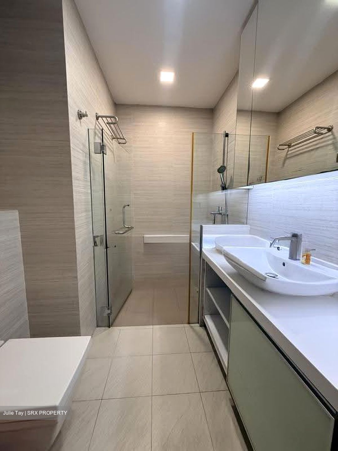 Country Park Condominium (D16), Condominium #619697391